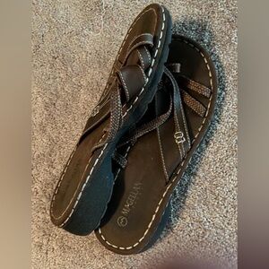 Women’s Magellan Size 10